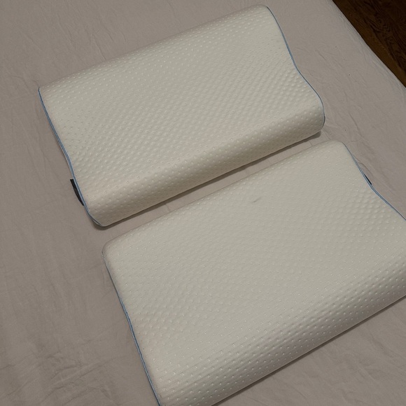 TEMPUR-Neck Pillow (Cooling Tempur-Pedic) - Picture 7 of 8